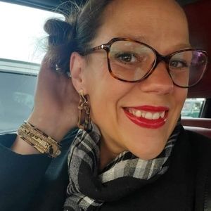 Meet your Posher, Stefanie